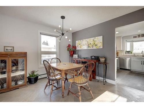 1352 Lake Sylvan Drive Se, Calgary, AB - Indoor Photo Showing Dining Room