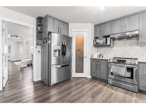 291 Taracove Estate Drive Ne, Calgary, AB - Indoor Photo Showing Kitchen