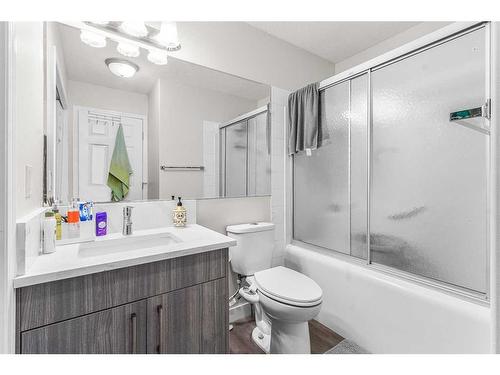 291 Taracove Estate Drive Ne, Calgary, AB - Indoor Photo Showing Bathroom