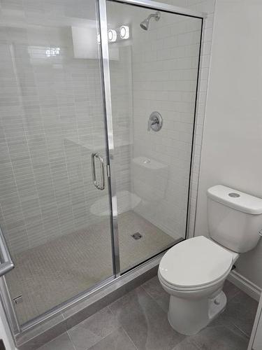 20 Cranridge Crescent Se, Calgary, AB - Indoor Photo Showing Bathroom