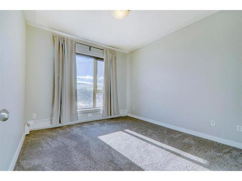 408-35 Inglewood Park Se, Calgary, AB - Indoor Photo Showing Other Room