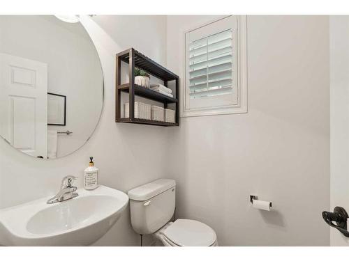 42 Mahogany Terrace Se, Calgary, AB - Indoor Photo Showing Bathroom