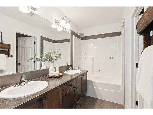 42 Mahogany Terrace Se, Calgary, AB - Indoor Photo Showing Bathroom