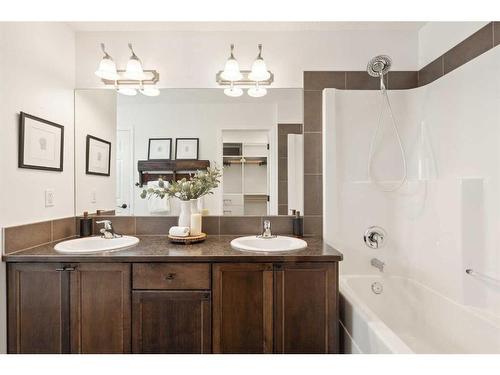 42 Mahogany Terrace Se, Calgary, AB - Indoor Photo Showing Bathroom