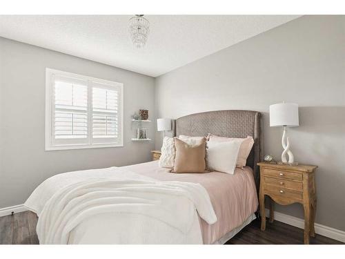 42 Mahogany Terrace Se, Calgary, AB - Indoor Photo Showing Bedroom