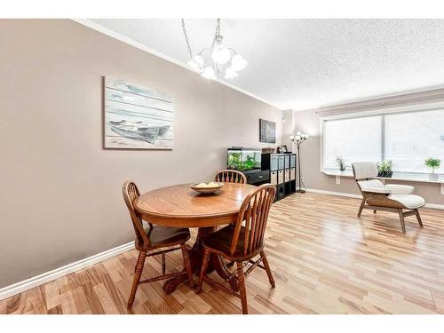 787 Kingsmere Crescent Sw, Calgary, AB - Indoor Photo Showing Dining Room