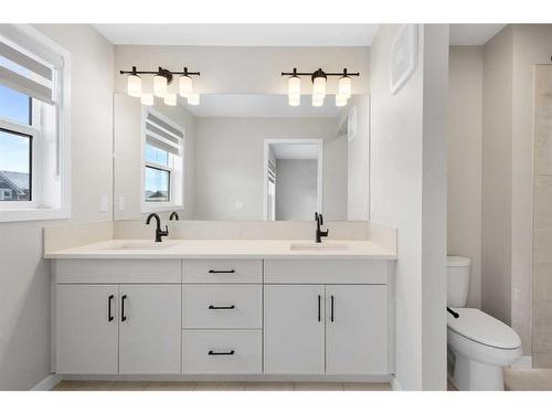 362 Masters Road Se, Calgary, AB - Indoor Photo Showing Bathroom