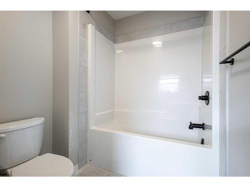 362 Masters Road Se, Calgary, AB - Indoor Photo Showing Bathroom