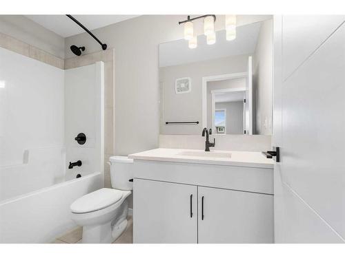 362 Masters Road Se, Calgary, AB - Indoor Photo Showing Bathroom