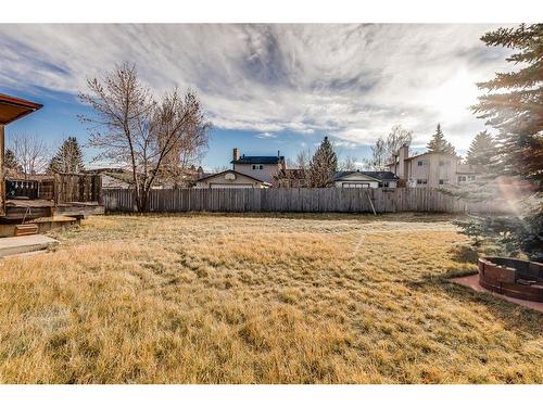 35 Templeridge Place Ne, Calgary, AB - Outdoor