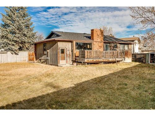 35 Templeridge Place Ne, Calgary, AB - Outdoor