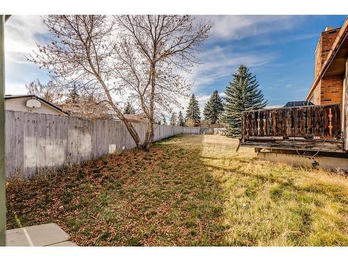 35 Templeridge Place Ne, Calgary, AB - Outdoor