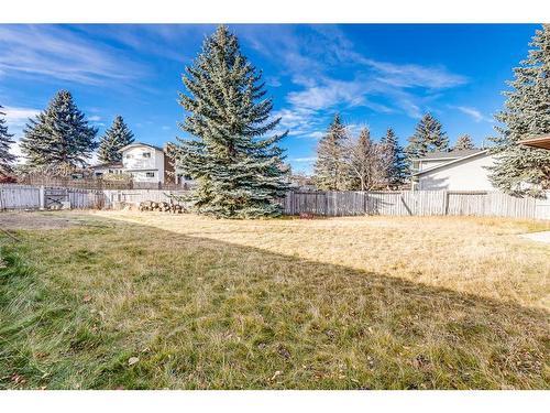 35 Templeridge Place Ne, Calgary, AB - Outdoor