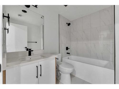 417 Huntley Way Ne, Calgary, AB - Indoor Photo Showing Bathroom