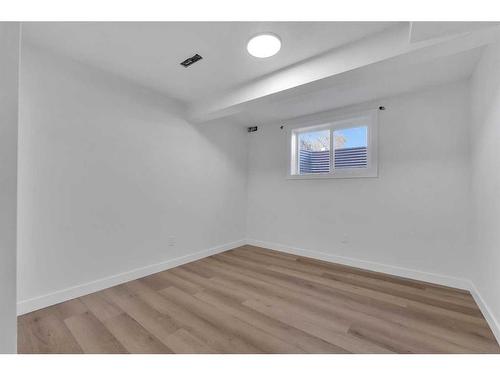 417 Huntley Way Ne, Calgary, AB - Indoor Photo Showing Other Room