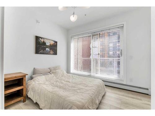 407-3125 39 Street Nw, Calgary, AB - Indoor Photo Showing Bedroom