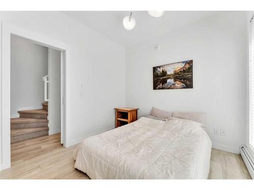 407-3125 39 Street Nw, Calgary, AB - Indoor Photo Showing Bedroom