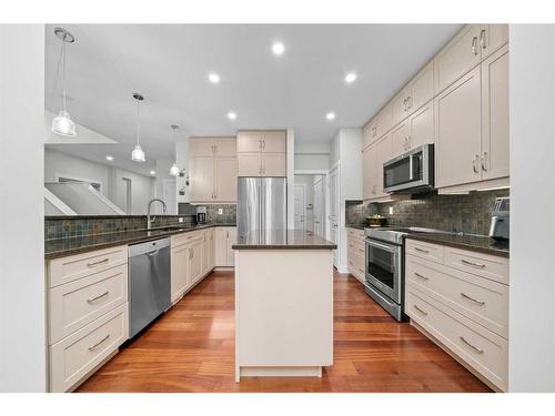 97 Mahogany Square Se, Calgary, AB - Indoor Photo Showing Kitchen With Upgraded Kitchen