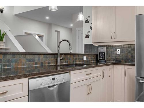 97 Mahogany Square Se, Calgary, AB - Indoor Photo Showing Kitchen