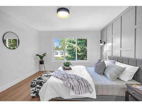 199 Westview Drive Sw, Calgary, AB - Indoor Photo Showing Bedroom