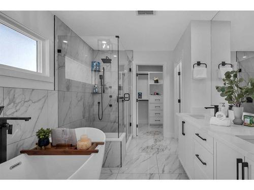 199 Westview Drive Sw, Calgary, AB - Indoor Photo Showing Bathroom