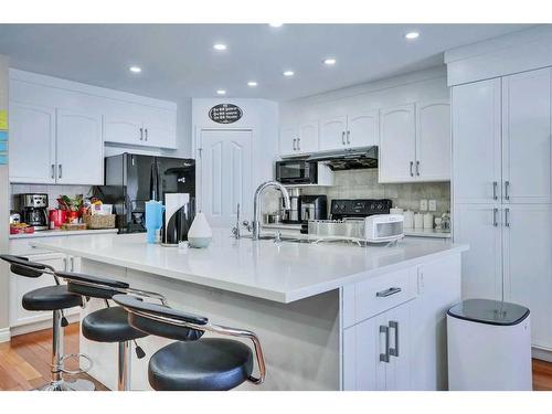 116 Saddlecrest Gardens Ne, Calgary, AB - Indoor Photo Showing Kitchen