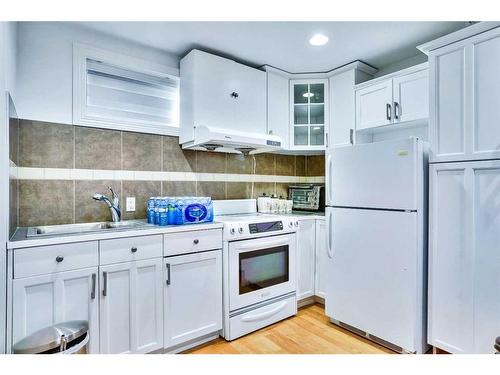 116 Saddlecrest Gardens Ne, Calgary, AB - Indoor Photo Showing Kitchen