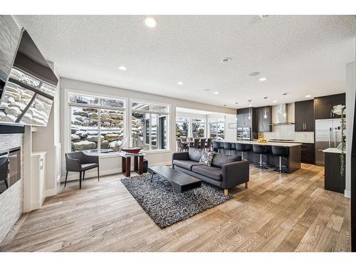 213 Springbluff Boulevard Sw, Calgary, AB - Indoor