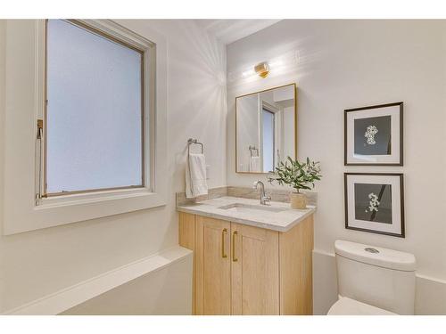 10727 Willowfern Drive Se, Calgary, AB - Indoor Photo Showing Bathroom