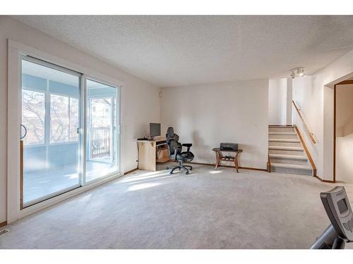 43 Edgewood Place Nw, Calgary, AB - Indoor