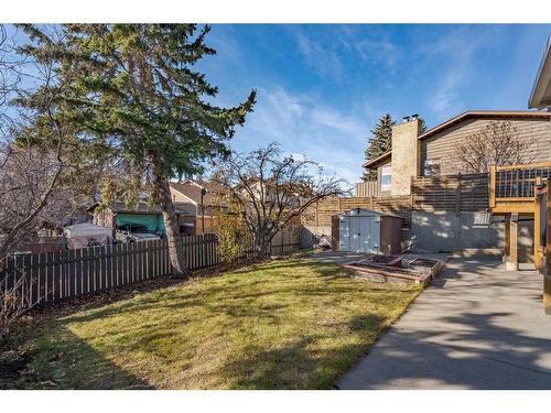 43 Edgewood Place Nw, Calgary, AB - Outdoor