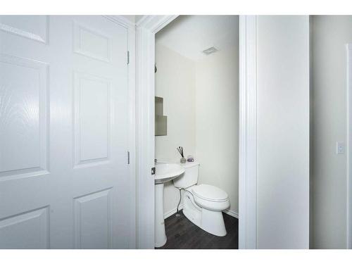 110 Saddlecrest Close Ne, Calgary, AB - Indoor Photo Showing Bathroom