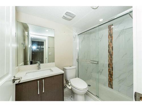 110 Saddlecrest Close Ne, Calgary, AB - Indoor Photo Showing Bathroom