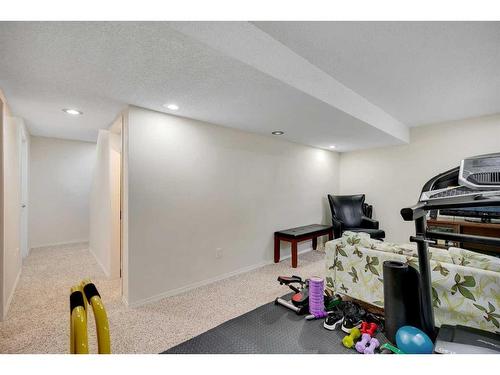 208 Mt Selkirk Close Se, Calgary, AB - Indoor