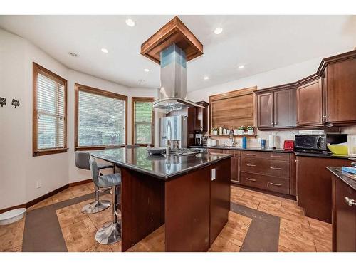 4347 2 Street Nw, Calgary, AB - Indoor Photo Showing Kitchen