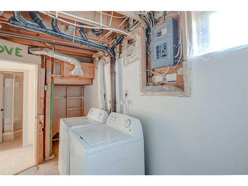 205 Allan Crescent Se, Calgary, AB - Indoor Photo Showing Laundry Room