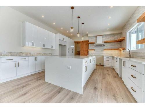 41 Farries Drive Se, Airdrie, AB - Indoor Photo Showing Kitchen With Upgraded Kitchen