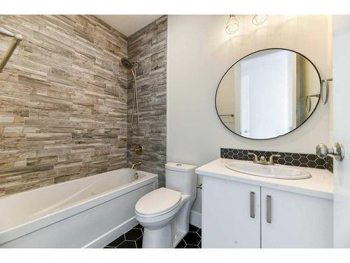 41 Farries Drive Se, Airdrie, AB - Indoor Photo Showing Bathroom