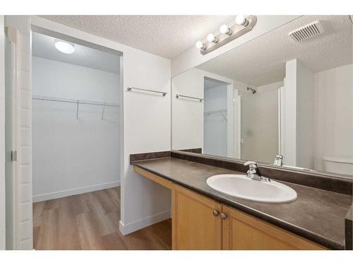 212-345 Rocky Vista Park Nw, Calgary, AB - Indoor Photo Showing Bathroom