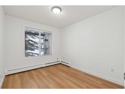 212-345 Rocky Vista Park Nw, Calgary, AB - Indoor Photo Showing Other Room