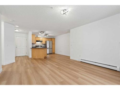 212-345 Rocky Vista Park Nw, Calgary, AB - Indoor Photo Showing Kitchen