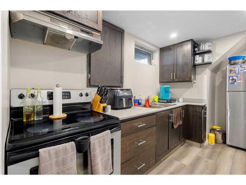 4612 Fortune Road Se, Calgary, AB - Indoor Photo Showing Kitchen