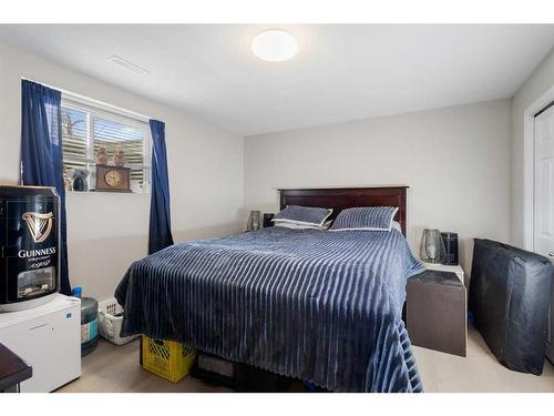 4612 Fortune Road Se, Calgary, AB - Indoor Photo Showing Bedroom