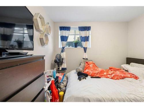 4612 Fortune Road Se, Calgary, AB - Indoor Photo Showing Bedroom