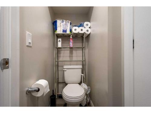 4612 Fortune Road Se, Calgary, AB - Indoor Photo Showing Bathroom