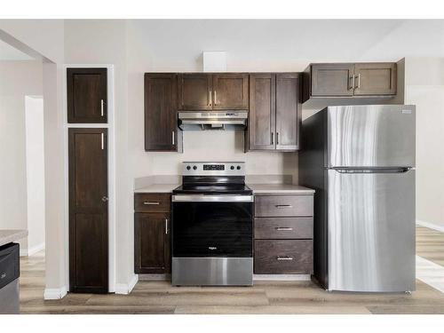 4612 Fortune Road Se, Calgary, AB - Indoor Photo Showing Kitchen