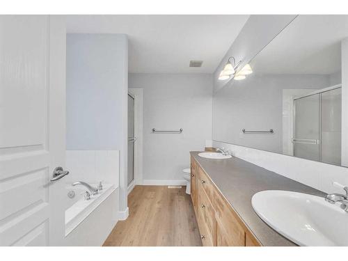 125 Discovery Place Sw, Calgary, AB - Indoor Photo Showing Bathroom