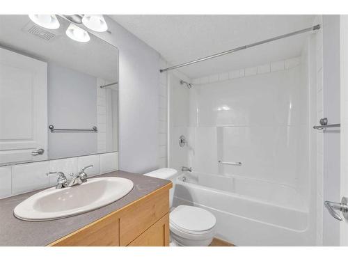 125 Discovery Place Sw, Calgary, AB - Indoor Photo Showing Bathroom