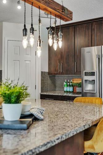 24 Tuscarora Place Nw, Calgary, AB - Indoor Photo Showing Kitchen