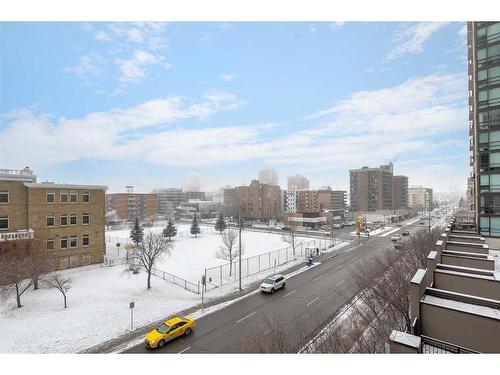 407-1118 12 Avenue Sw, Calgary, AB - Outdoor With View